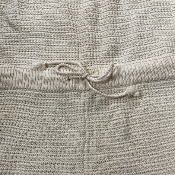 Universal Thread Crochet Romper in size large - Picture 7 of 9